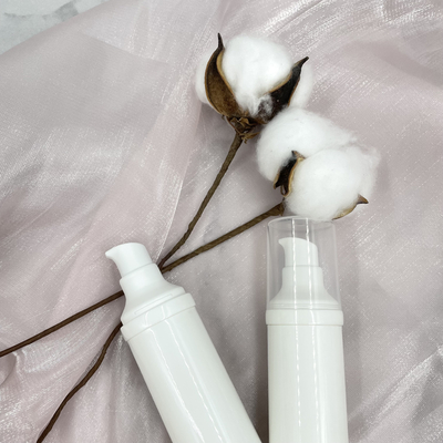УЛЬТРАФИОЛЕТОВАЯ кнопка лосьона доказательства 20ml 25ml PP на подгонянных бутылках насоса цветов безвоздушных